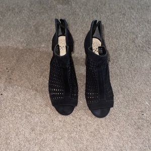 Vince camuto black heels